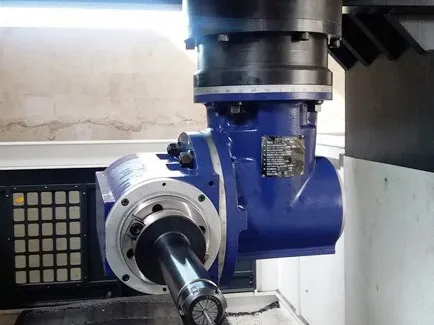 Cabezal universal de la fresadora KA-C45/C50 