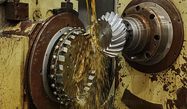 YKD2280 – Máquina CNC para tallado de engranajes cónicos espirales